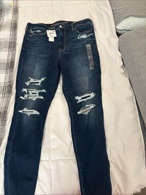 American Eagle Outfitters Dark Blue next level stretch Distressed Women’s Jeans